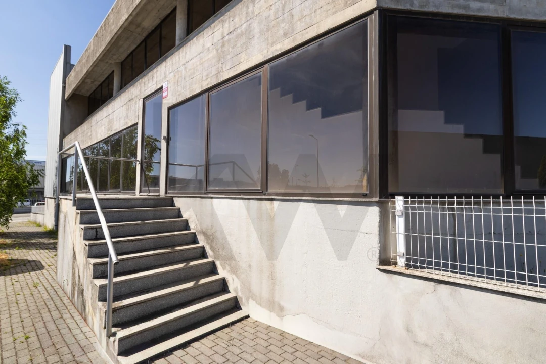 Armazém para Arrendamento em Santo Tirso, Couto (Santa Cristina e São Miguel) e Burgães Foto 5