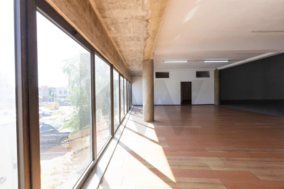 Armazém para Arrendamento em Santo Tirso, Couto (Santa Cristina e São Miguel) e Burgães Foto 12