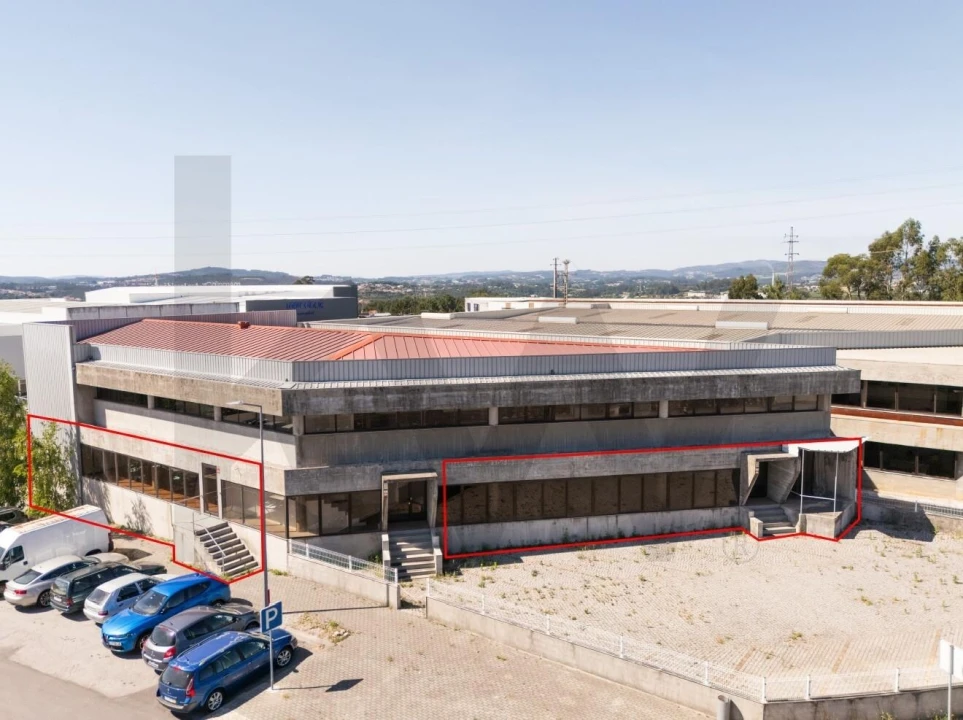 Armazém para Arrendamento em Santo Tirso, Couto (Santa Cristina e São Miguel) e Burgães Foto 2