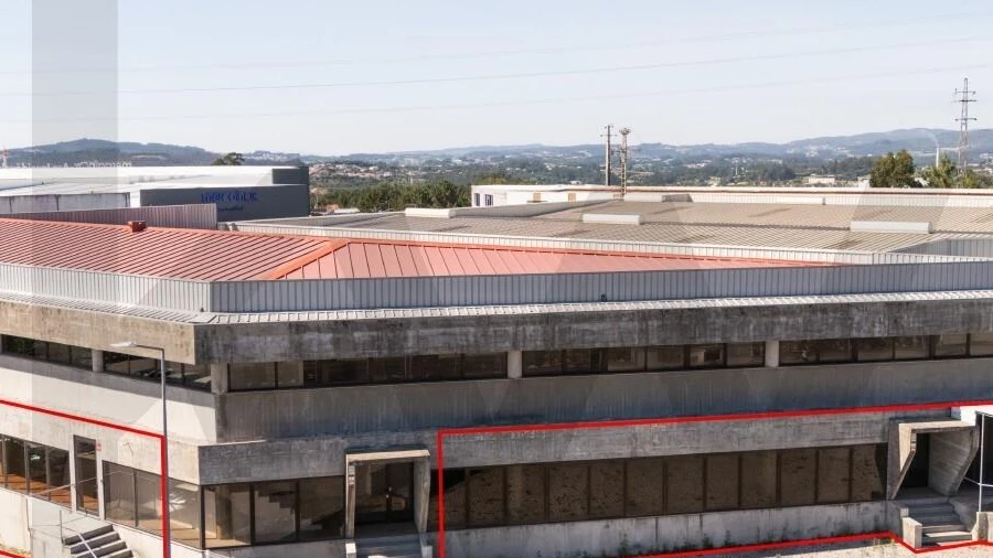 Armazém para Arrendamento em Santo Tirso, Couto (Santa Cristina e São Miguel) e Burgães