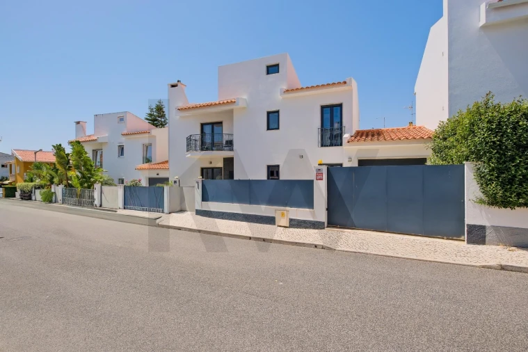 Moradia T4 para Venda em São Domingos de Rana Foto 61