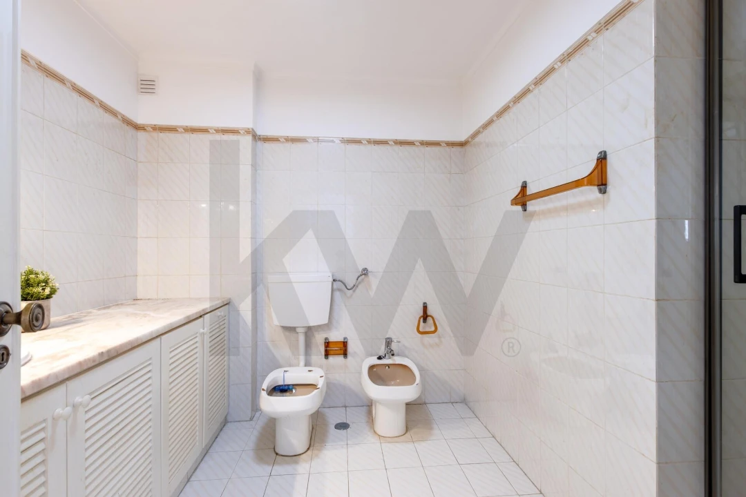 Apartamento T2 para Venda em São Domingos de Rana Foto 18