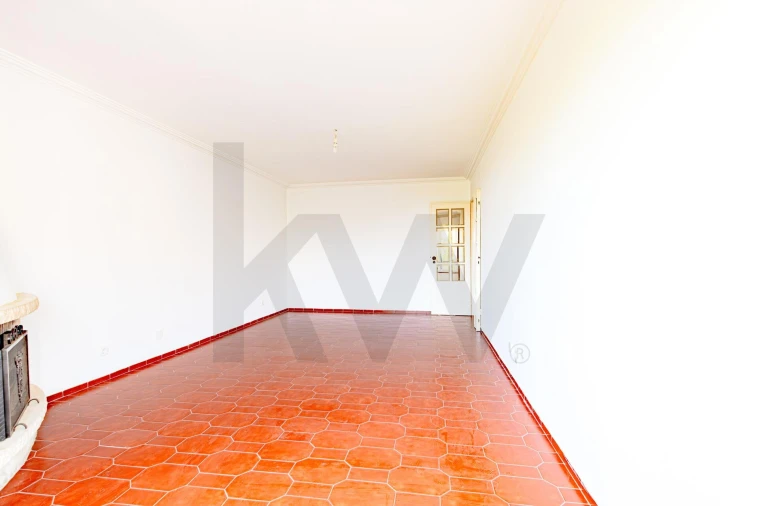 Apartamento T2 para Venda em São Domingos de Rana Foto 4