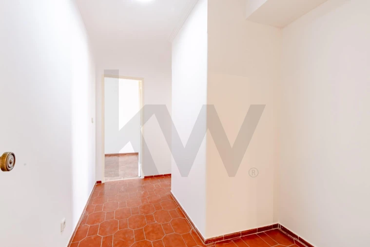 Apartamento T2 para Venda em São Domingos de Rana Foto 11
