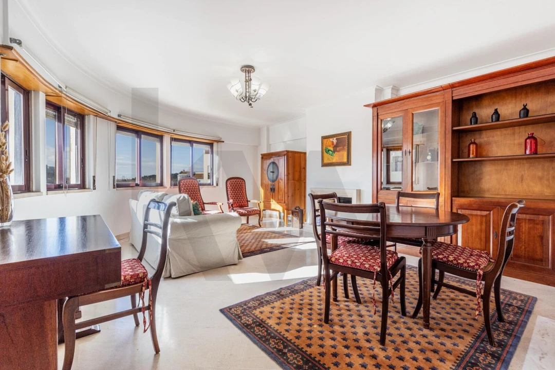 Apartamento T2 para Arrendamento em São Domingos de Benfica Foto 3