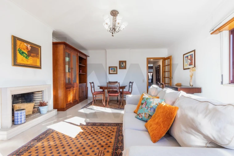Apartamento T2 para Arrendamento em São Domingos de Benfica Foto 6