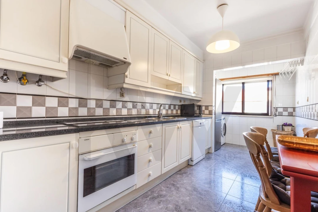Apartamento T2 para Arrendamento em São Domingos de Benfica Foto 15