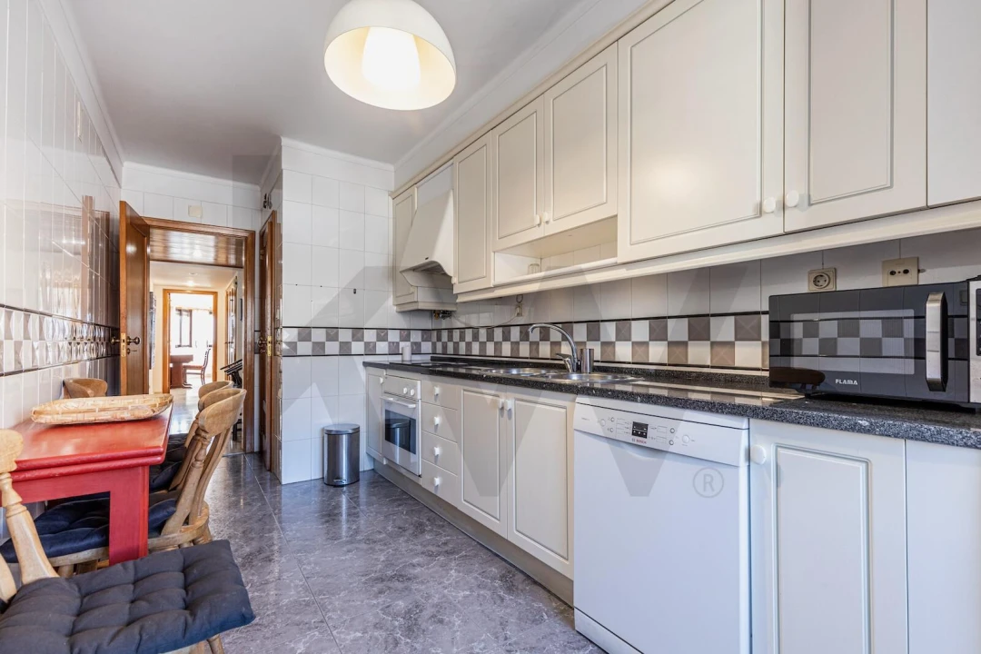 Apartamento T2 para Arrendamento em São Domingos de Benfica Foto 18