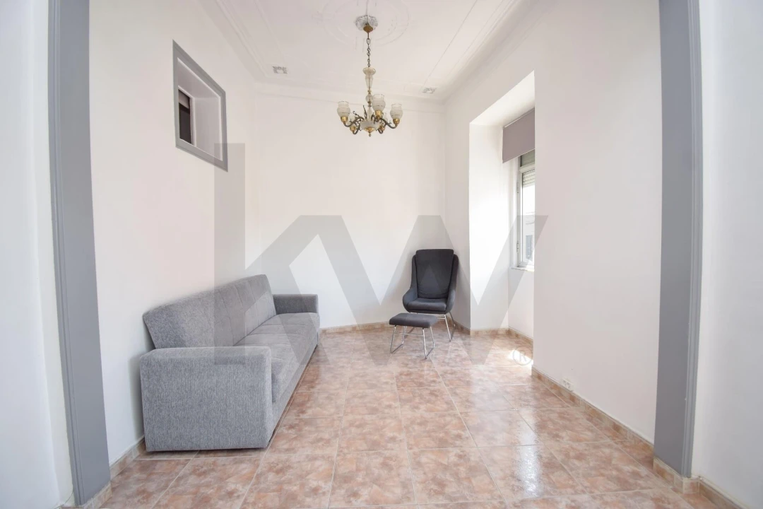 Apartamento T2 para Venda em Campolide Foto 17