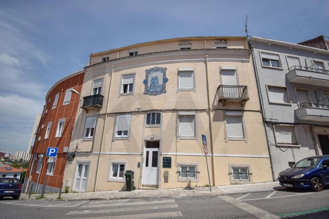Apartamento T2 para Venda em Campolide Foto 23