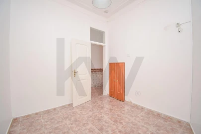 Apartamento T2 para Venda em Campolide