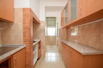 Apartamento T2 para Venda em Campolide