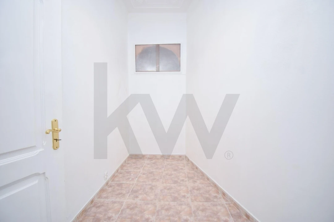 Apartamento T2 para Venda em Campolide Foto 13