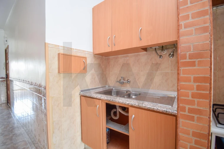 Apartamento T2 para Venda em Campolide Foto 5