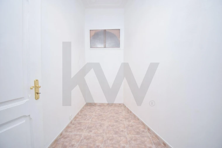 Apartamento T2 para Venda em Campolide Foto 13