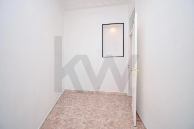 Apartamento T2 para Venda em Campolide Foto 14