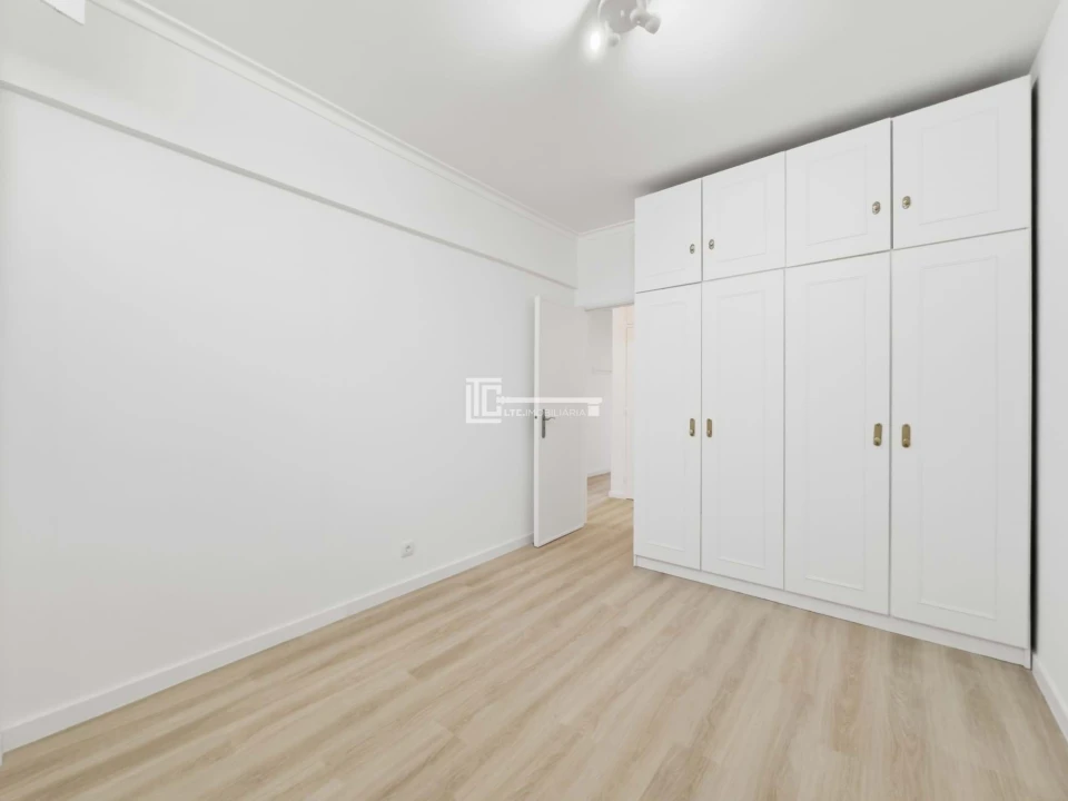Apartamento T2 para Venda em Sacavém e Prior Velho Foto 14