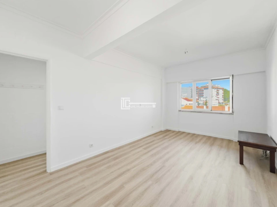 Apartamento T2 para Venda em Sacavém e Prior Velho Foto 18