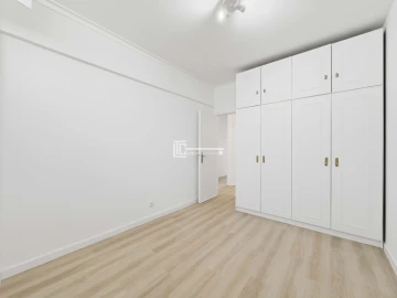 Apartamento T2 para Venda em Sacavém e Prior Velho