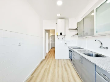 Apartamento T2 para Venda em Sacavém e Prior Velho