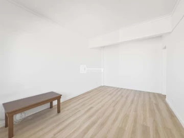 Apartamento T2 para Venda em Sacavém e Prior Velho