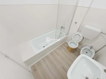 Apartamento T2 para Venda em Sacavém e Prior Velho