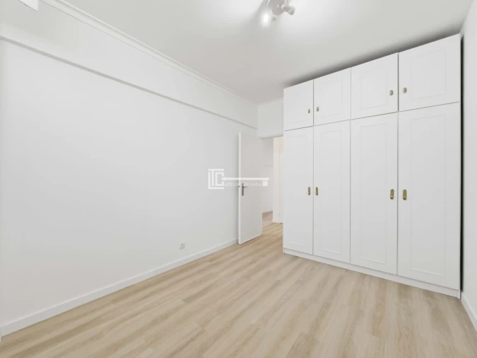 Apartamento T2 para Venda em Sacavém e Prior Velho Foto 14