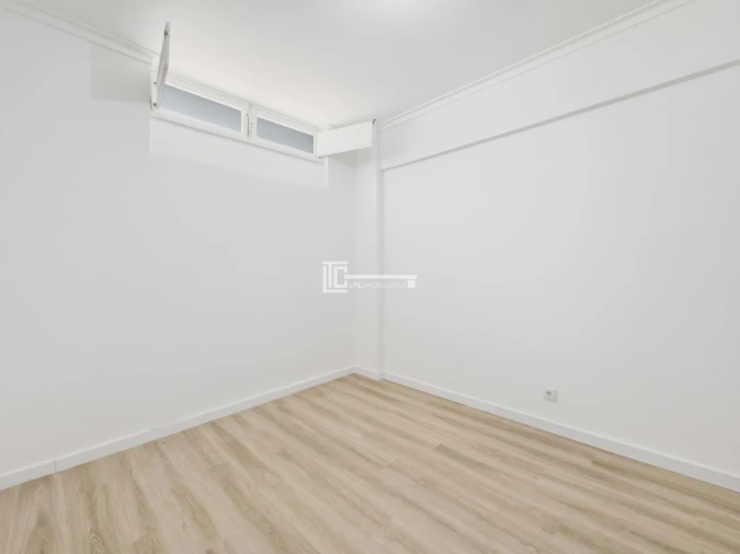 Apartamento T2 para Venda em Sacavém e Prior Velho Foto 12