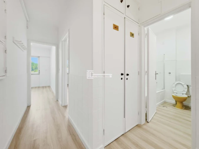 Apartamento T2 para Venda em Sacavém e Prior Velho Foto 5