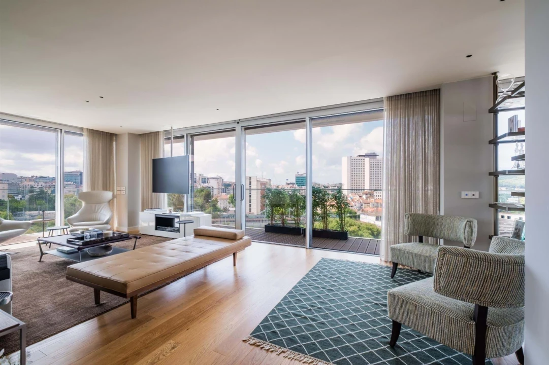 Apartamento T4 para Venda em São Domingos de Benfica Foto 1