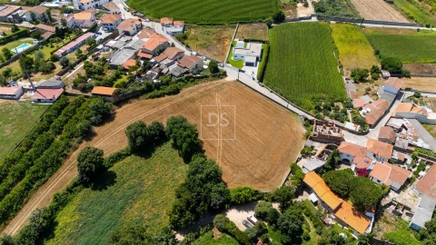Terreno Misto para Venda em Guilhabreu