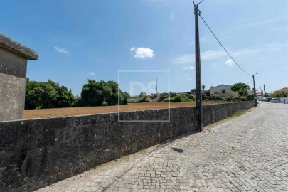 Terreno Misto para Venda em Guilhabreu