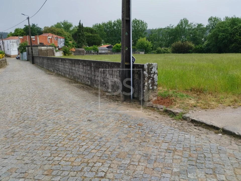 Terreno Misto para Venda em Guilhabreu Foto 1