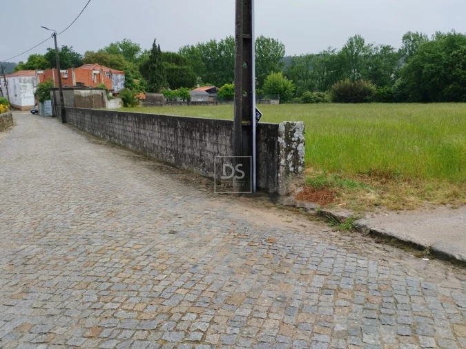 Terreno Misto para Venda em Guilhabreu Foto 2