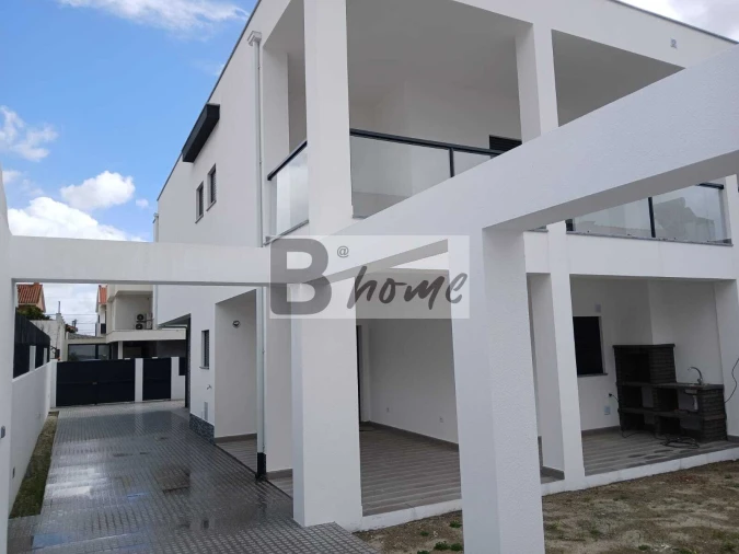 Moradia T3 para Venda em Fernao Ferro Foto 2