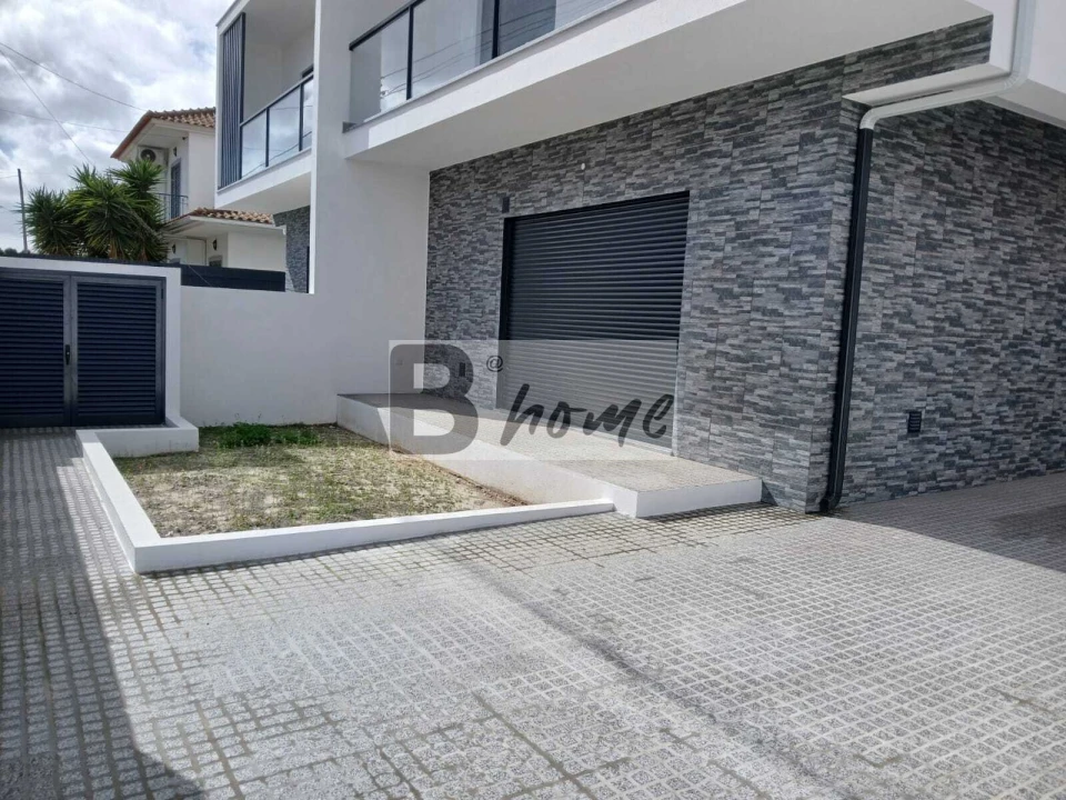 Moradia T3 para Venda em Fernao Ferro Foto 3