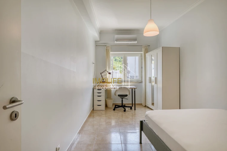 Apartamento T3 para Venda em Costa da Caparica Foto 14