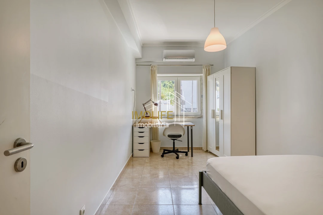 Apartamento T3 para Venda em Costa da Caparica Foto 14