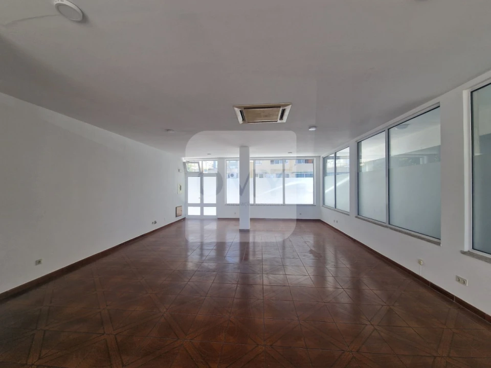 Loja para Arrendamento em Nossa Senhora da Conceição, São Pedro e São Dinis Foto 5