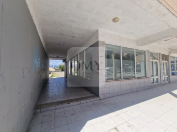 Loja para Arrendamento em Nossa Senhora da Conceição, São Pedro e São Dinis