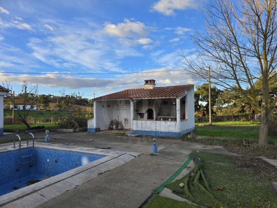 Moradia T2 para Venda em São Martinho das Amoreiras Foto 4