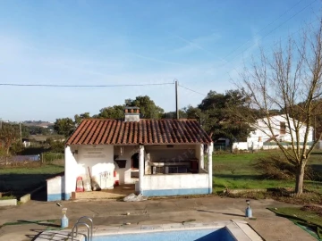 Moradia T2 para Venda em São Martinho das Amoreiras