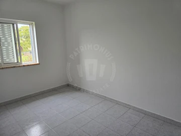 Moradia T2 para Venda em São Martinho das Amoreiras