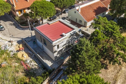 Moradia T4 para Venda em São Domingos de Rana