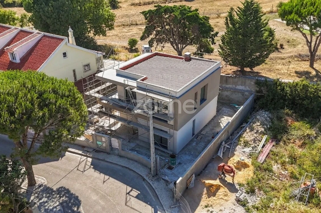 Moradia T4 para Venda em São Domingos de Rana Foto 3