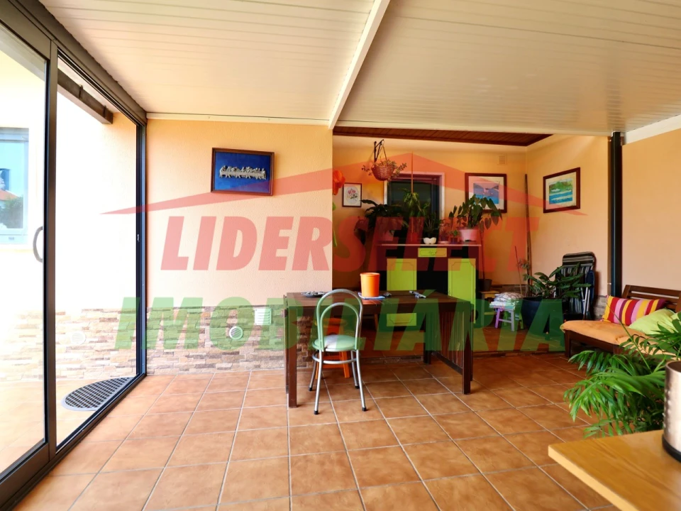 Moradia T4 para Venda em Silveira Foto 40
