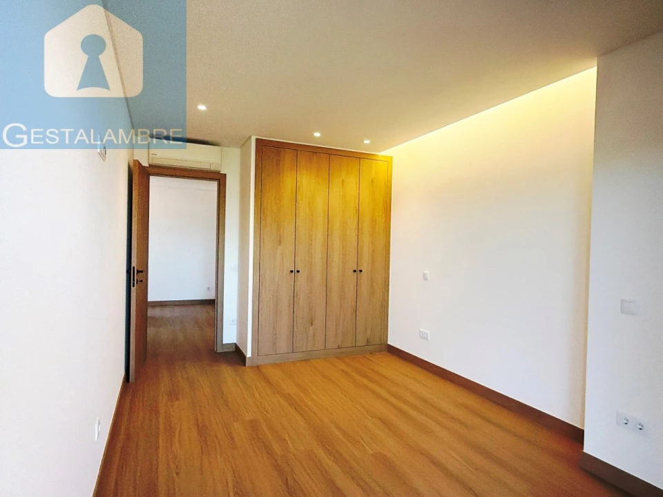 Apartamento T3 para Venda em Albufeira e Olhos de Água Foto 12