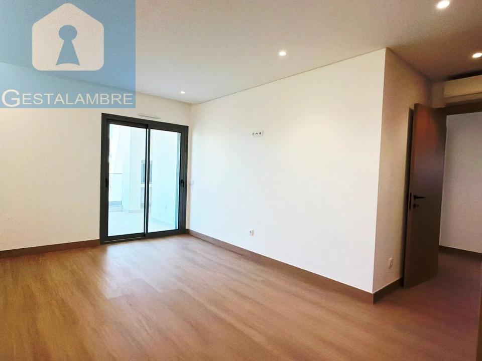 Apartamento T3 para Venda em Albufeira e Olhos de Água Foto 13