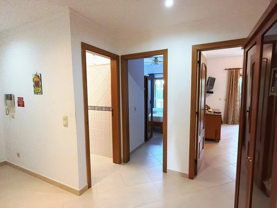 Apartamento T2 para Venda em Albufeira e Olhos de Água Foto 7