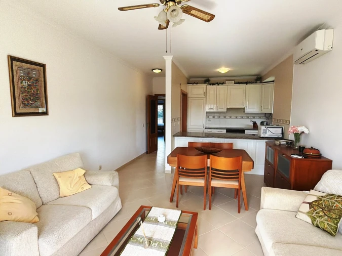 Apartamento T2 para Venda em Albufeira e Olhos de Água Foto 2
